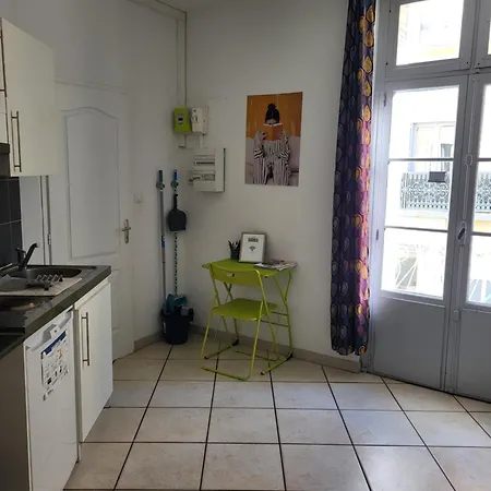 شقة Entre Arenes Et Maison Carree P1 *