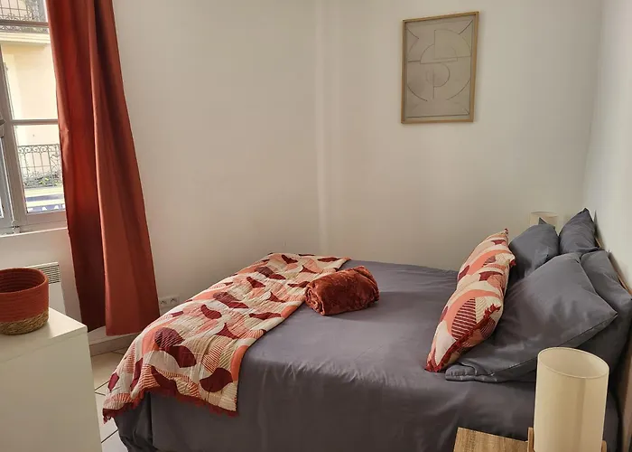 Διαμέρισμα Entre Arenes Et Maison Carree P1 *